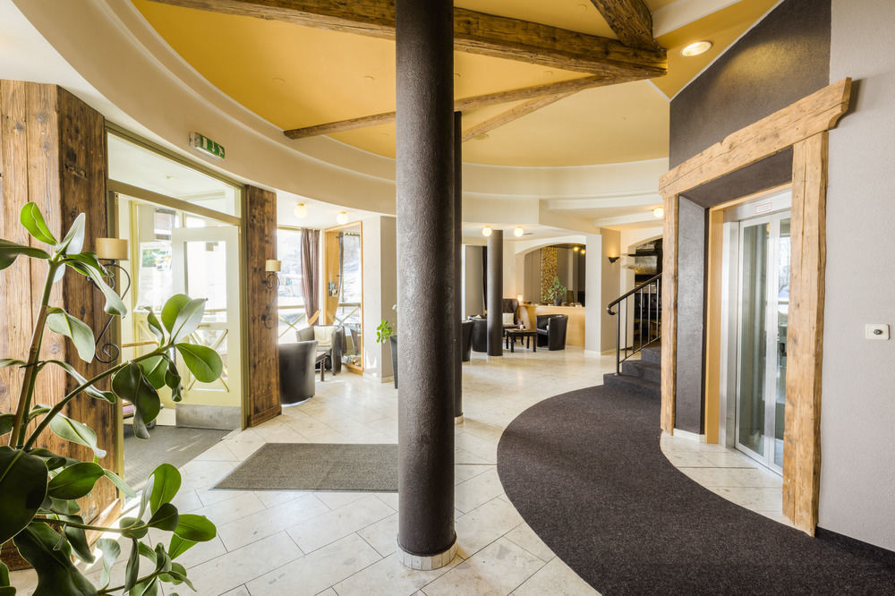 Hotel Laurenzhof Lendorf エクステリア 写真